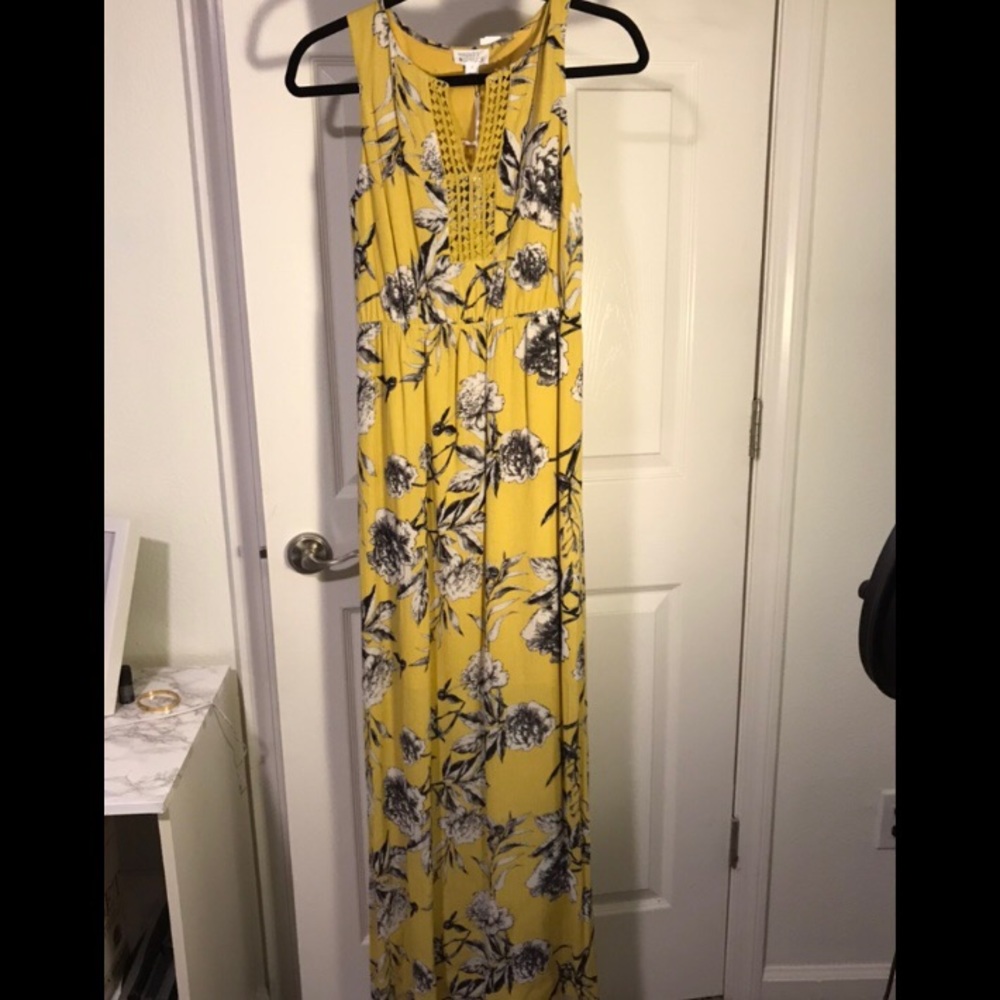 NWT Yellow Floral Spring/Summer Maxi Dress- Small